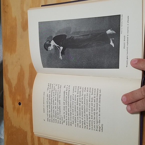 Antique book The Secrets of Distinctive Dress by Mary Pickens 1918 - Picture 6 of 9